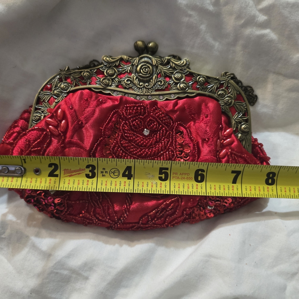 Elegant Red Beaded Clutch - Picture 5 of 6